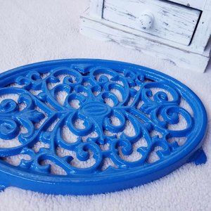 Blue Trivet Oval Cast Iron Metal Wall Table Kitchen Home Decor Vintage Design